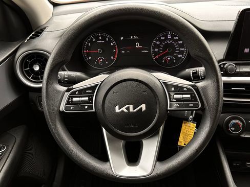 Used 2024 Kia Forte LXS FWD image 13