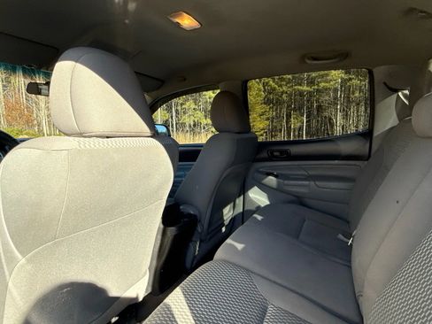 Used 2015 Toyota Tacoma PreRunner w/ Convenience Package image 5