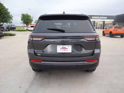 New 2026 Jeep Grand Cherokee Altitude AWD/4WD image 23