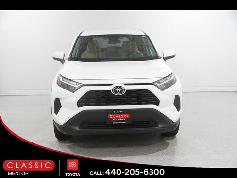 Certified 2025 Toyota RAV4 LE AWD/4WD image 2