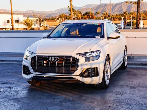 Used 2023 Audi Q8 Prestige w/ Prestige Package image 4