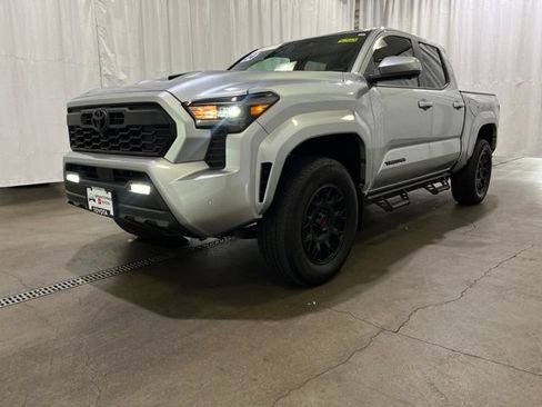 Certified 2024 Toyota Tacoma TRD Sport w/ TRD Sport Premium Package AWD/4WD image 26