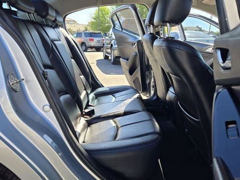 Used 2017 MAZDA MAZDA3 Touring image 13