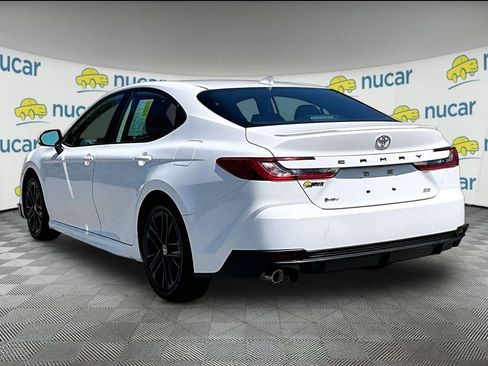 Used 2025 Toyota Camry SE FWD image 4