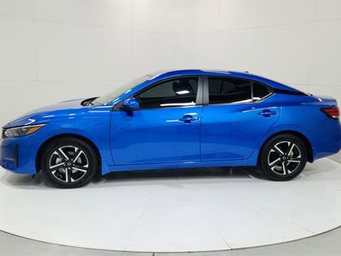 Used 2025 Nissan Sentra SV w/ Trunk Package image 4