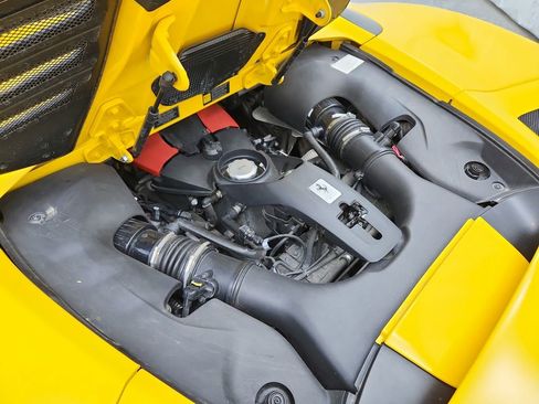 Used 2021 Ferrari F8 Tributo image 21