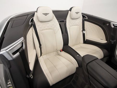 Used 2021 Bentley Continental GT image 54