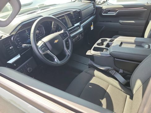 Used 2026 Chevrolet Silverado 1500 LT AWD/4WD image 3