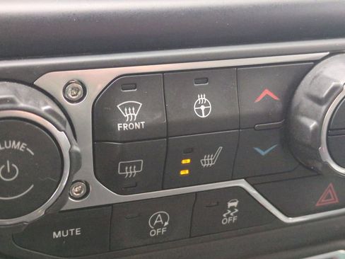 Used 2018 Jeep Wrangler Unlimited Rubicon w/ Dual Top Group image 22