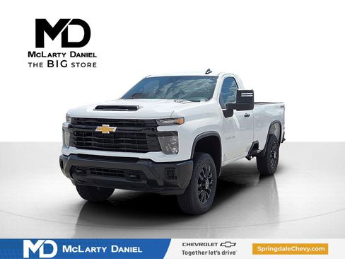 Used 2025 Chevrolet Silverado 2500 W/T w/ WT Convenience Package AWD/4WD image 2