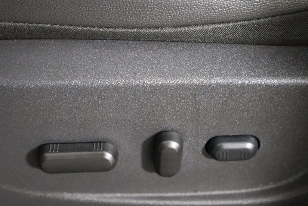 Used 2017 Ford Escape Titanium w/ Equipment Group 301A FWD image 25