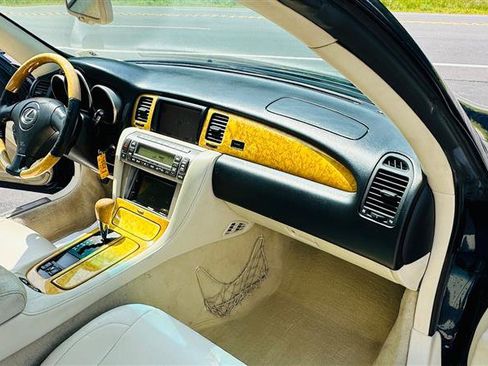 Used 2004 Lexus SC 430 Convertible image 20