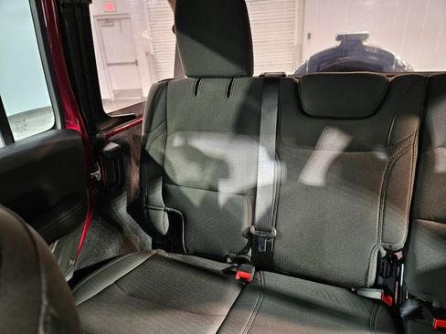 Used 2021 Jeep Wrangler Unlimited Sahara w/ Cold Weather Group image 12