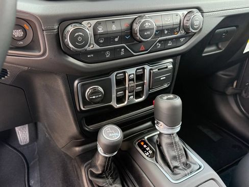 New 2026 Jeep Wrangler Unlimited Sahara AWD/4WD image 20