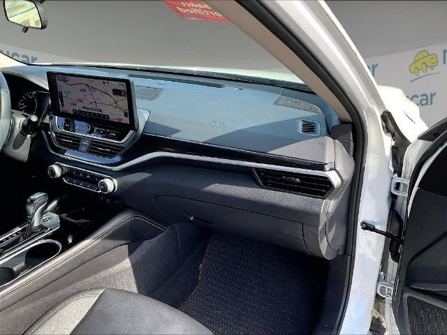 Certified 2024 Nissan Altima 2.5 SR w/ SR Premium Package AWD/4WD image 13