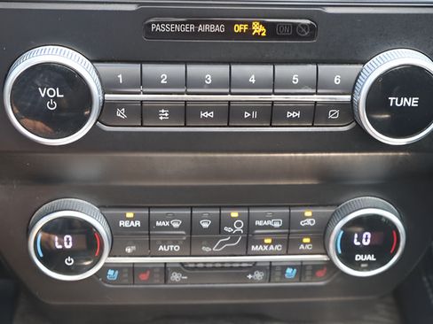 Used 2021 Ford Expedition Limited AWD/4WD image 14