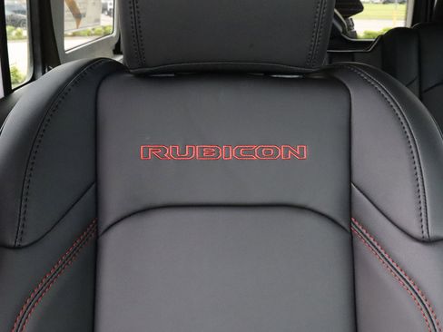 New 2025 Jeep Wrangler Unlimited Rubicon w/ Technology Group image 37