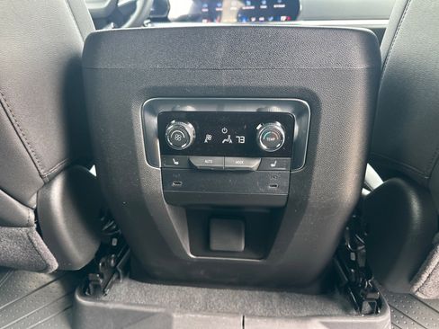 New 2026 Chevrolet Suburban Z71 w/ Comfort Package image 21