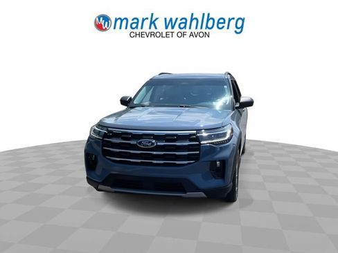Used 2025 Ford Explorer Active w/ Active Comfort Package AWD/4WD image 3