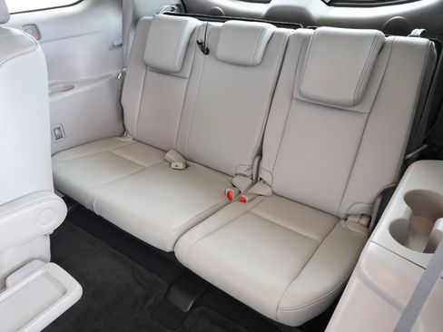 Used 2017 Toyota Highlander Limited FWD image 24