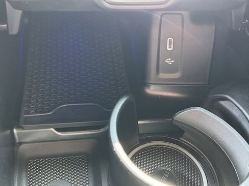 Used 2024 Mercedes-Benz GLC 300 4MATIC image 27