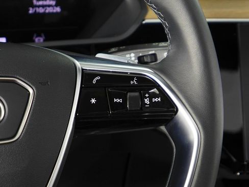 Used 2024 Audi Q8 e-tron Premium Plus w/ Premium Plus Package image 29