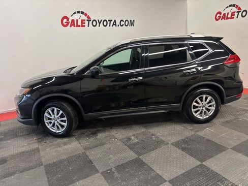 Used 2017 Nissan Rogue SV image 6
