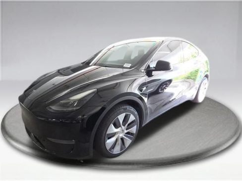 Used 2023 Tesla Model Y Long Range AWD/4WD image 12