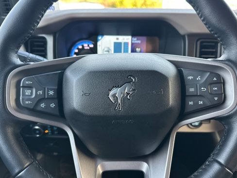 Used 2023 Ford Bronco Wildtrak image 21