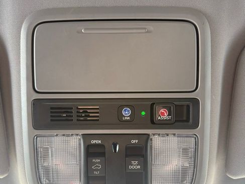 Used 2023 Honda Odyssey Elite image 34