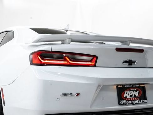 Used 2018 Chevrolet Camaro ZL1 RWD image 11