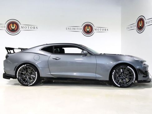 Used 2022 Chevrolet Camaro ZL1 RWD image 38