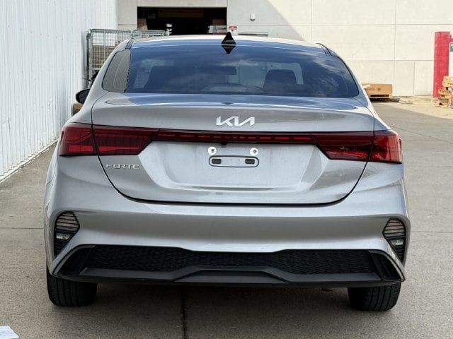 Used 2024 Kia Forte LXS w/ LXS Technology Package FWD image 5