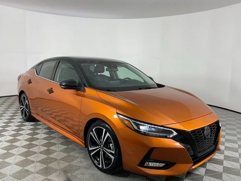 Used 2023 Nissan Sentra SR w/ SR Premium Package image 3