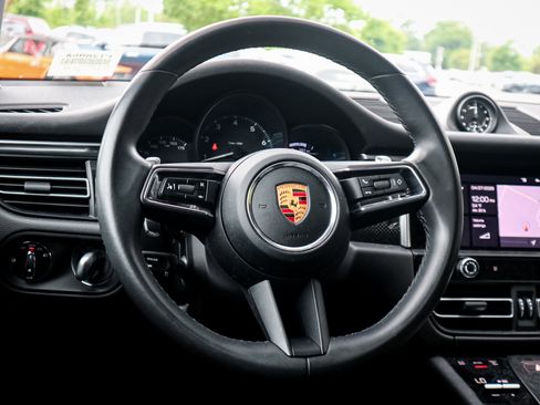 Used 2022 Porsche Macan AWD/4WD image 6