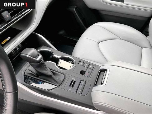 Used 2023 Toyota Highlander XLE image 17