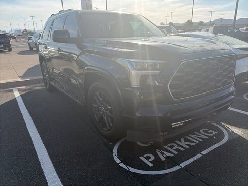 Used 2023 Toyota Sequoia Platinum AWD/4WD image 3
