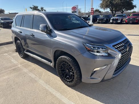 Used 2022 Lexus GX 460 Luxury w/ Off Road Package image 3