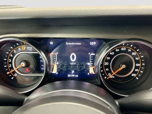 Used 2022 Jeep Gladiator Sport image 32