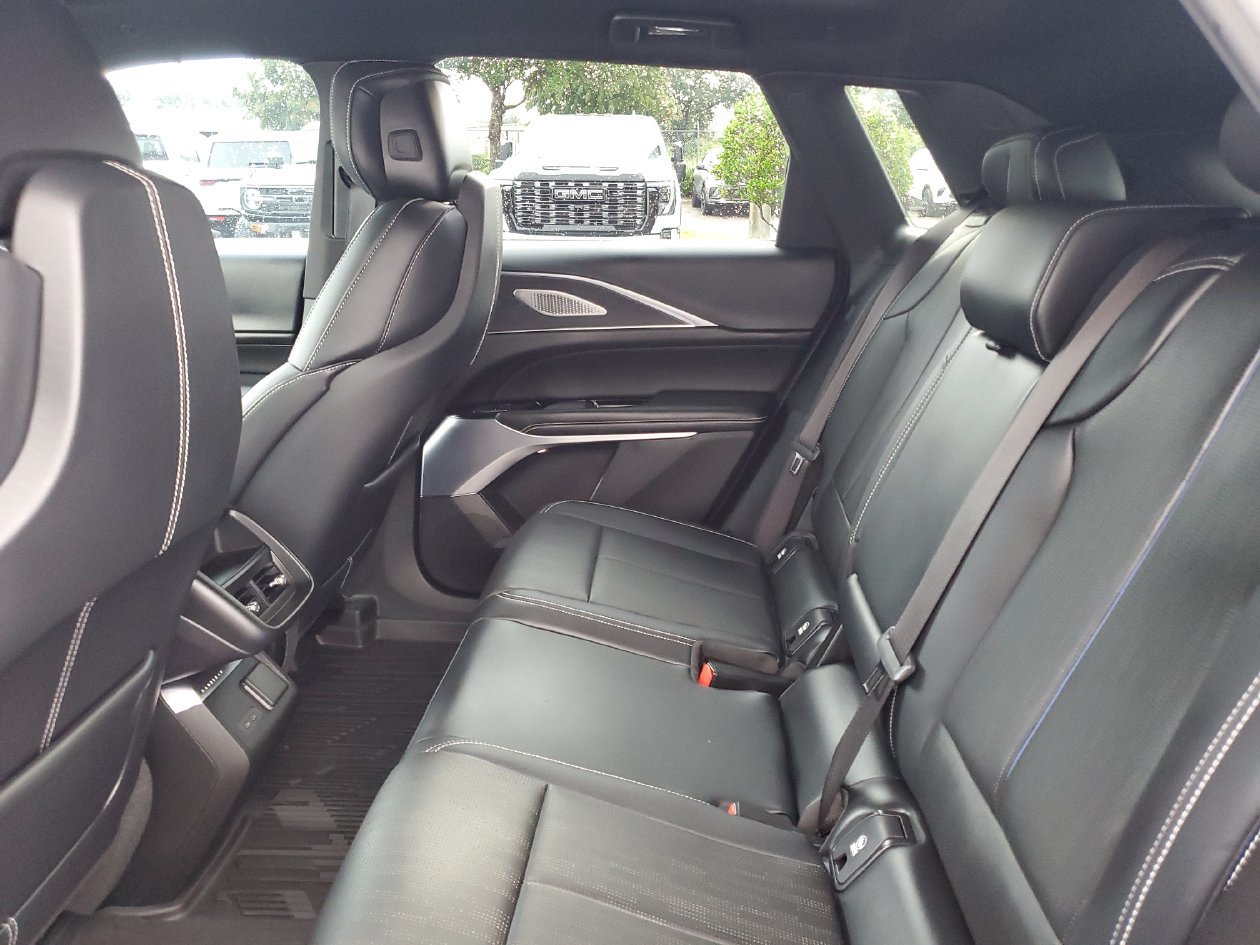 Used 2024 Cadillac Lyriq Sport w/ LPO, Floor Liner Package AWD/4WD image 11