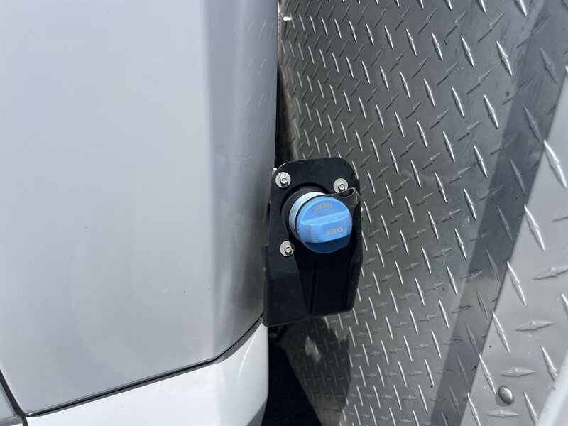 Used 2023 Ford F550 2WD Regular Cab Super Duty image 27