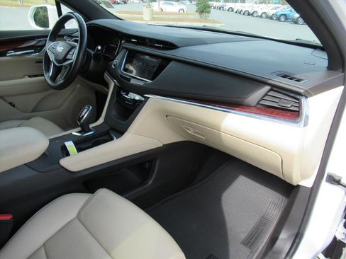 Used 2019 Cadillac XT5 Luxury image 11