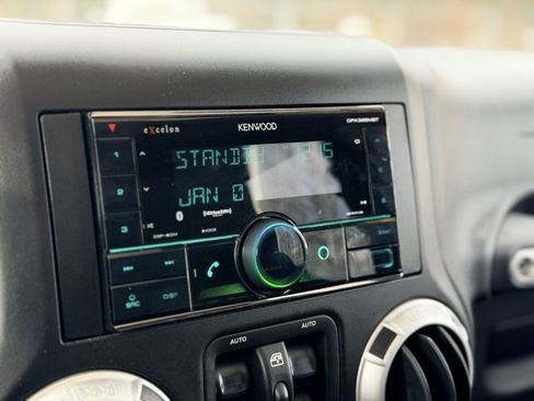 Used 2013 Jeep Wrangler Unlimited Sahara w/ Trailer Tow Group image 11