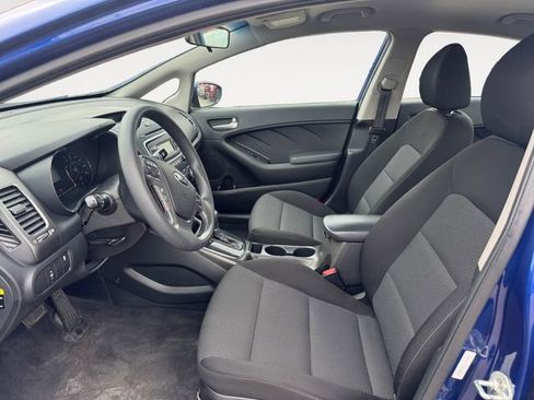 Used 2018 Kia Forte LX image 9