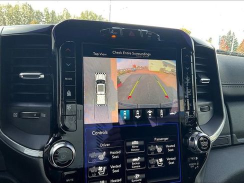 Used 2020 RAM 1500 Laramie w/ Night Edition image 17