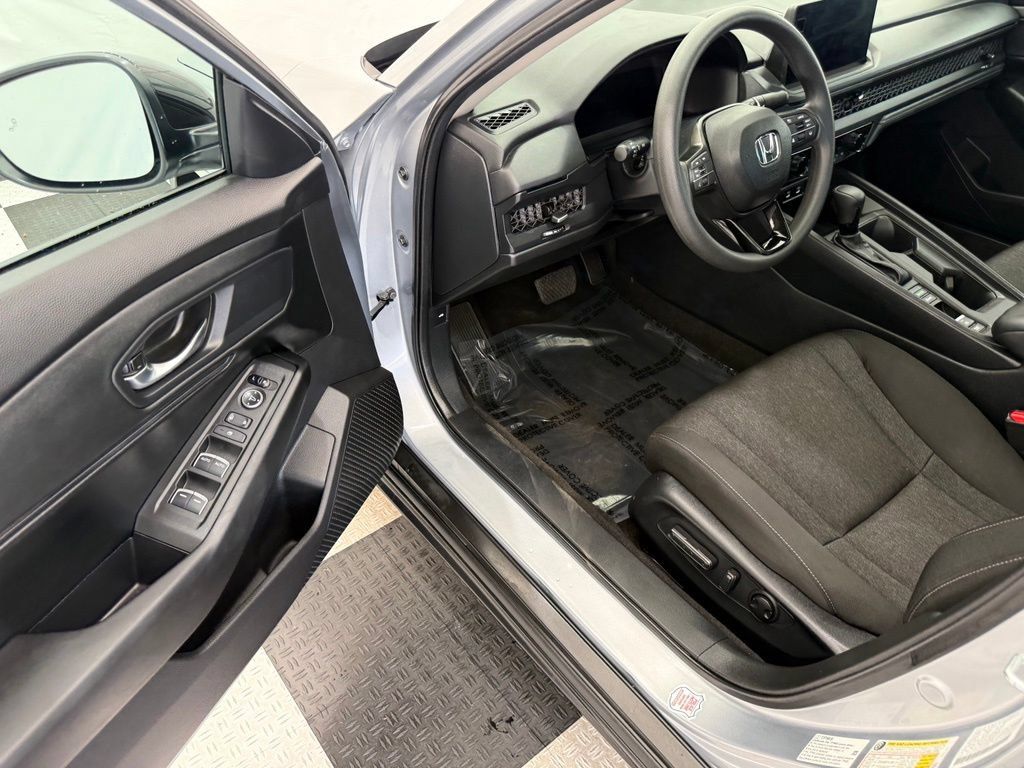 Used 2026 Honda Accord SE image 27