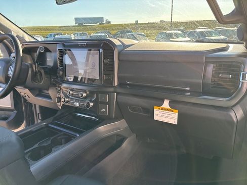 New 2026 Ford F250 Lariat w/ Black Appearance Package image 17