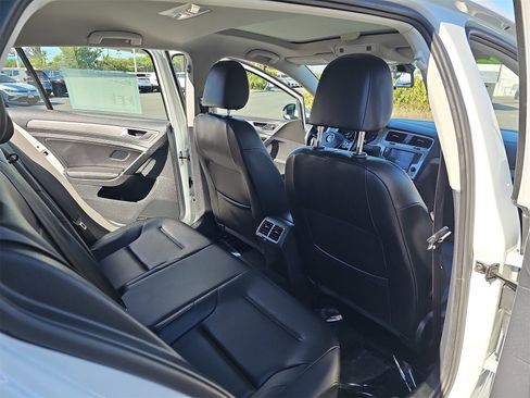 Used 2017 Volkswagen Golf Wolfsburg Edition image 11