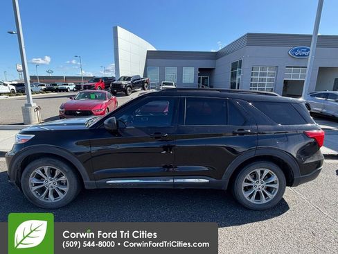 Used 2020 Ford Explorer XLT w/ Equipment Group 202A image 4