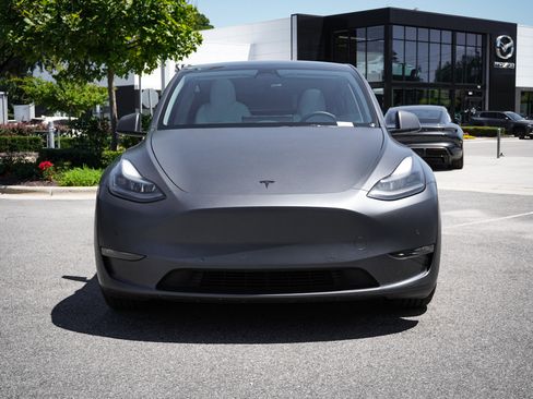 Used 2022 Tesla Model Y Performance AWD/4WD image 3
